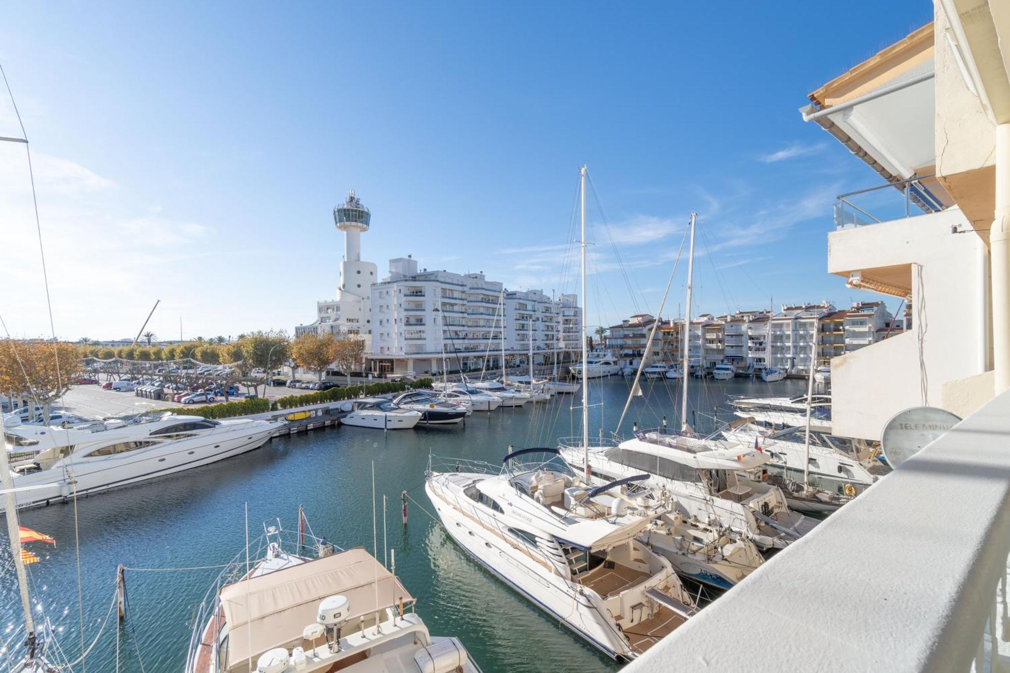 Moderno Apartamento Frente Al Canal Con Terrazas Apartment Empuriabrava Luaran gambar