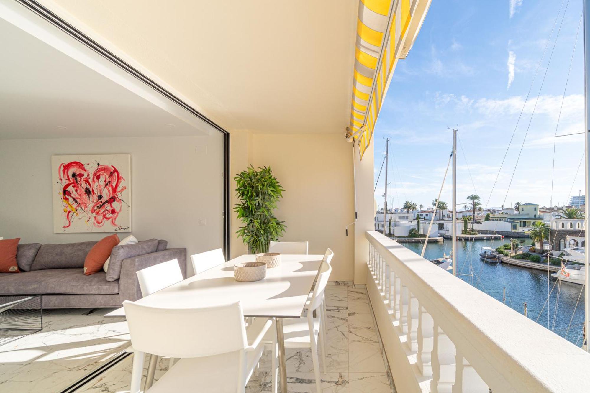 Moderno Apartamento Frente Al Canal Con Terrazas Apartment Empuriabrava Luaran gambar
