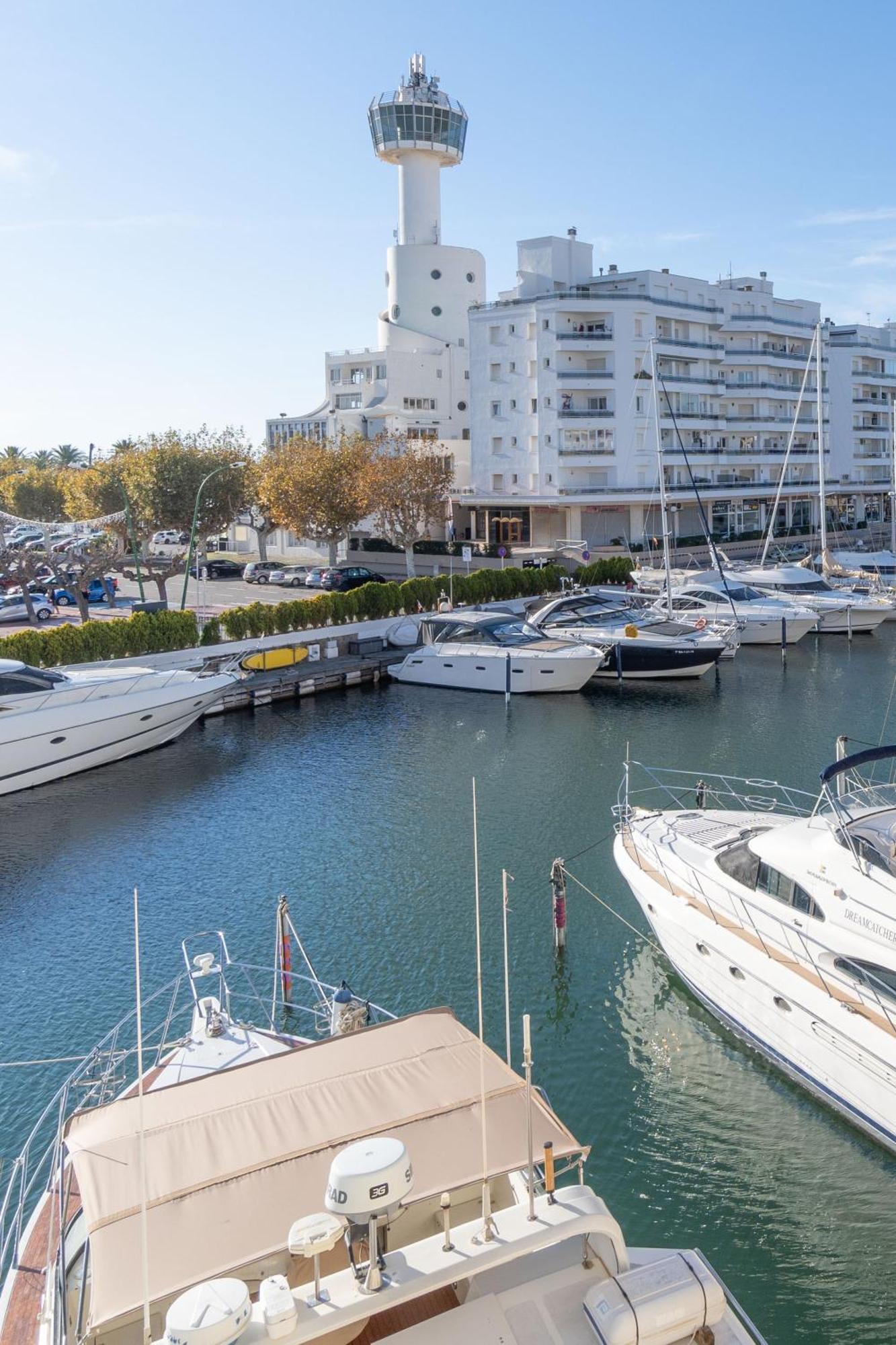 Moderno Apartamento Frente Al Canal Con Terrazas Apartment Empuriabrava Luaran gambar
